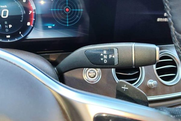 Mercedes-Benz E-Class 2019, 139100 км, за 28683 USD - фото 17