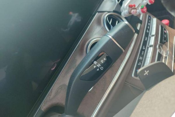 Mercedes-Benz E-Class 2019, 77100 км, за 29925 USD - фото 13