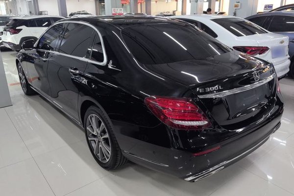 Mercedes-Benz E-Class 2019, 78000 км, за 33049 USD