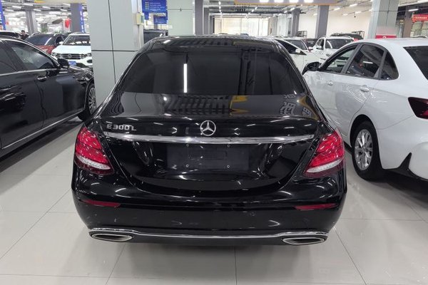 Mercedes-Benz E-Class 2019, 78000 км, за 33049 USD