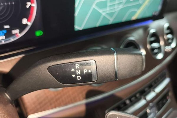 Mercedes-Benz E-Class 2020, 110800 км, за 34294 USD - фото 16