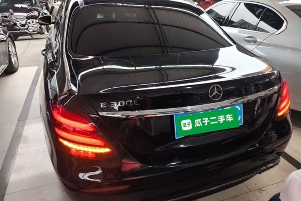 Mercedes-Benz E-Class 2020, 110800 км, за 34294 USD