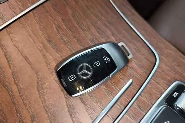 Mercedes-Benz E-Class 2020, 127400 км, за 33363 USD - фото 23