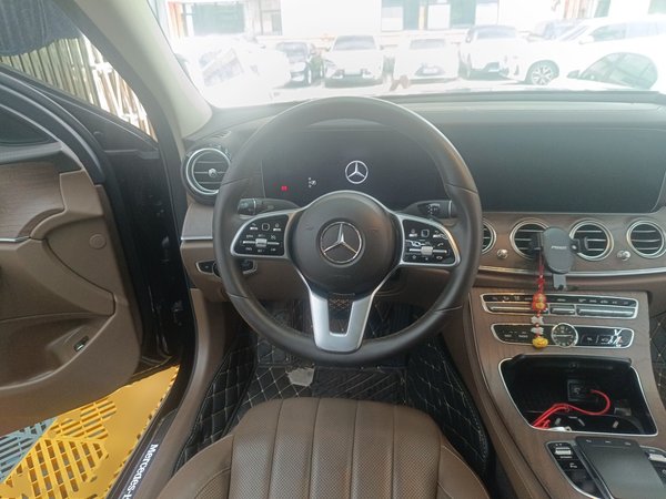 Mercedes-Benz E-Class 2020, 67800 км, за 38360 USD - фото 10