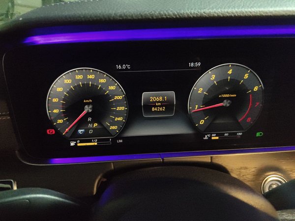 Mercedes-Benz E-Class 2020, 84200 км, за 35303 USD - фото 11