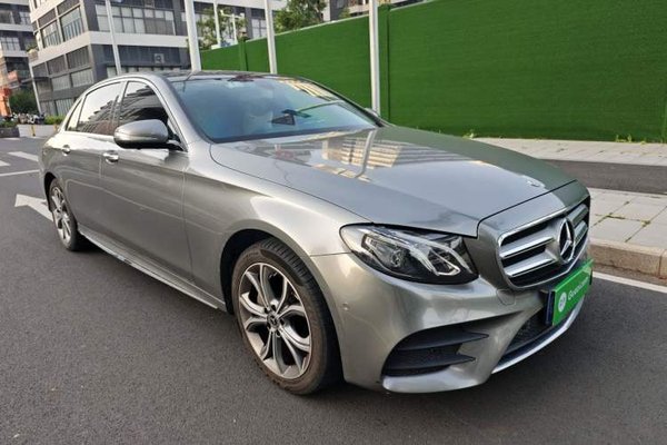 Mercedes-Benz E-Class 2020, 104000 км, за 26713 USD
