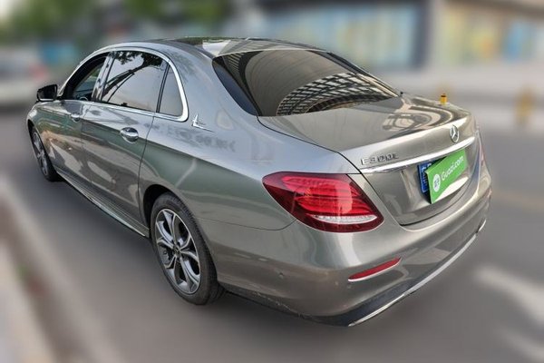 Mercedes-Benz E-Class 2020, 104000 км, за 26713 USD