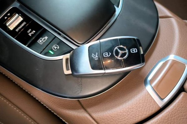 Mercedes-Benz E-Class 2020, 61100 км, за 31164 USD - фото 12