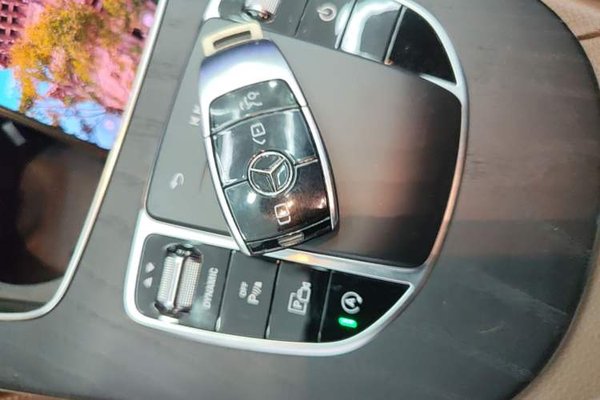 Mercedes-Benz E-Class 2021, 65300 км, за 34178 USD - фото 12
