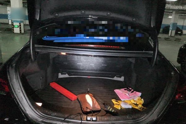 Mercedes-Benz E-Class 2021, 127400 км, за 37324 USD - фото 16