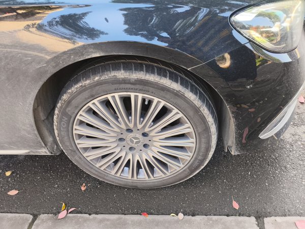 Mercedes-Benz E-Class 2021, 140900 км, за 34466 USD