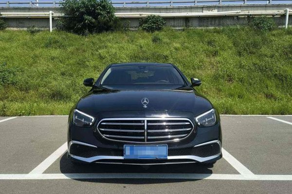 Mercedes-Benz E-Class 2021, 49900 км, за 40673 USD