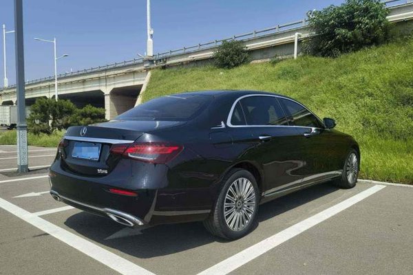 Mercedes-Benz E-Class 2021, 49900 км, за 40673 USD