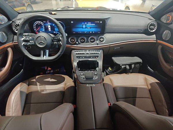 Mercedes-Benz E-Class 2021, 56400 км, за 40899 USD - фото 13