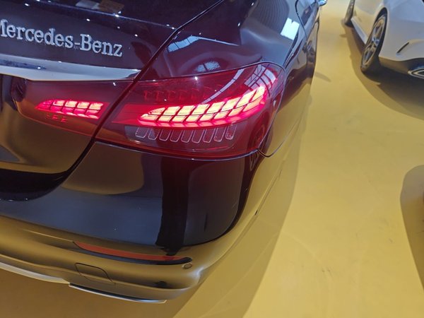Mercedes-Benz E-Class 2021, 56400 км, за 40899 USD - фото 7