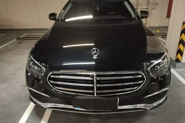 Mercedes-Benz E-Class 2021, 73100 км, за 43309 USD
