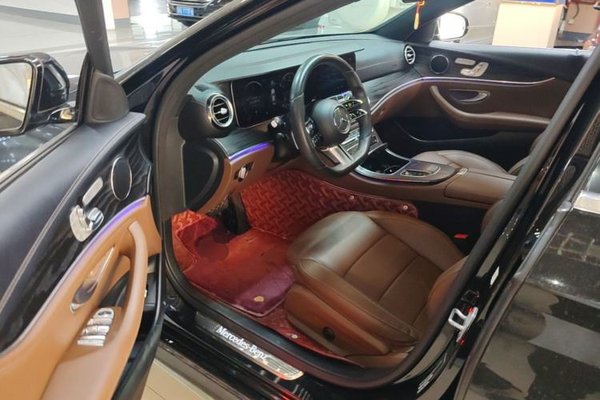 Mercedes-Benz E-Class 2021, 90600 км, за 34589 USD
