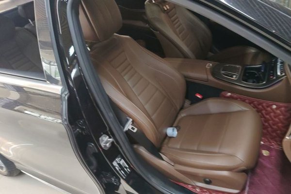Mercedes-Benz E-Class 2021, 90600 км, за 34589 USD