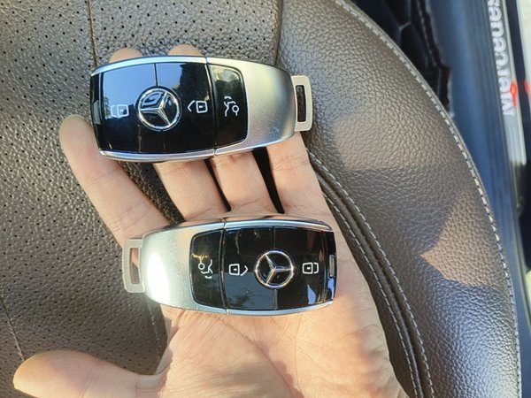 Mercedes-Benz E-Class 2021, 54900 км, за 34287 USD - фото 12