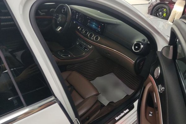Mercedes-Benz E-Class 2021, 49200 км, за 34406 USD - фото 28