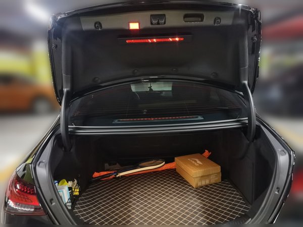 Mercedes-Benz E-Class 2022, 35900 км, за 40898 USD - фото 20