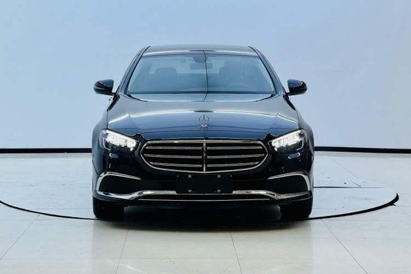 Mercedes-Benz E-Class 2022, 36800 км, за 37885 USD