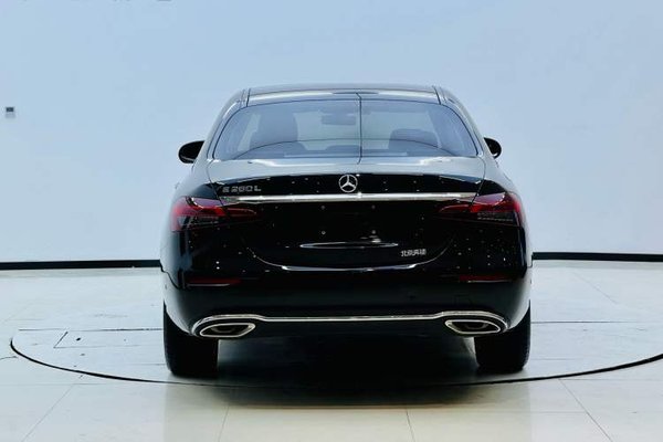 Mercedes-Benz E-Class 2022, 36800 км, за 37885 USD