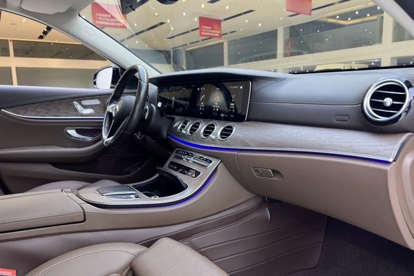 Mercedes-Benz E-Class 2022, 36800 км, за 37885 USD - фото 19