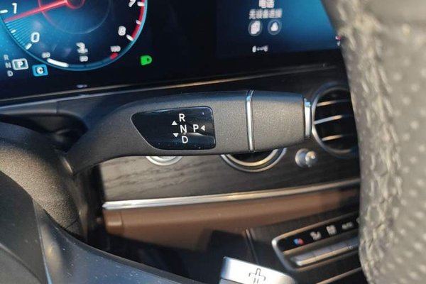 Mercedes-Benz E-Class 2022, 76400 км, за 35933 USD - фото 15