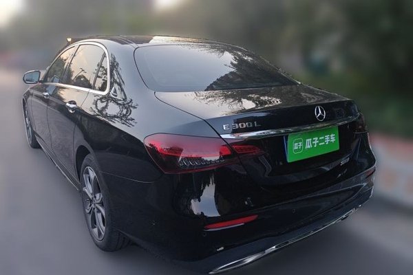 Mercedes-Benz E-Class 2022, 76400 км, за 35933 USD