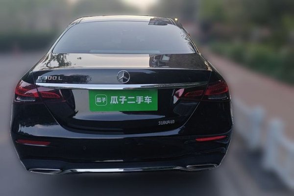 Mercedes-Benz E-Class 2022, 76400 км, за 35933 USD