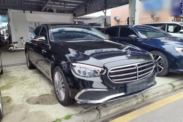 Mercedes-Benz E-Class 2022, 99900 км, за 38158 USD