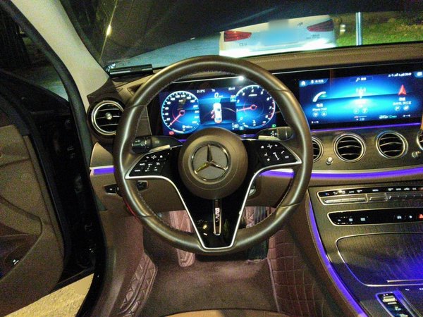 Mercedes-Benz E-Class 2023, 22300 км, за 45025 USD - фото 11