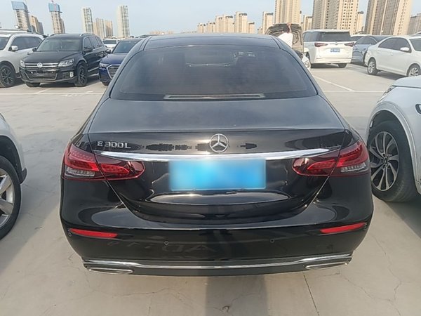 Mercedes-Benz E-Class 2023, 53700 км, за 43675 USD