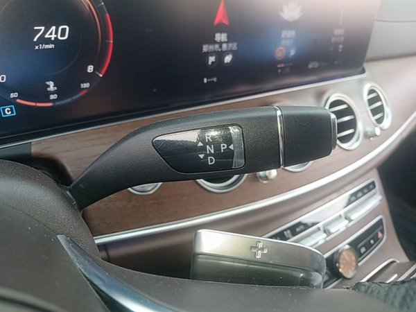 Mercedes-Benz E-Class 2023, 53700 км, за 43675 USD - фото 17