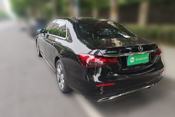 Mercedes-Benz E-Class 2023, 60199 км, за 39648 USD