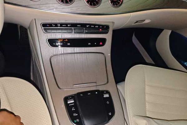 Mercedes-Benz E-Class 2023, 9300 км, за 50444 USD - фото 14