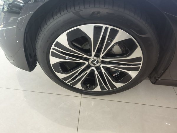 Mercedes-Benz E-Class 2024, 29600 км, за 51169 USD - фото 8