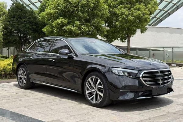 Mercedes-Benz E-Class 2024, 30700 км, за 53869 USD