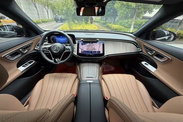 Mercedes-Benz E-Class 2024, 30700 км, за 53869 USD - фото 9