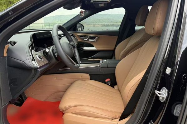 Mercedes-Benz E-Class 2024, 30700 км, за 53869 USD - фото 12