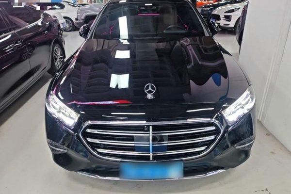 Mercedes-Benz E-Class 2024, 38000 км, за 51113 USD