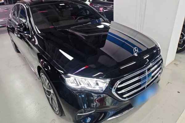 Mercedes-Benz E-Class 2024, 38000 км, за 51113 USD