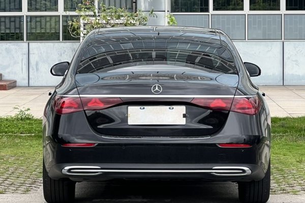 Mercedes-Benz E-Class 2025, 19000 км, за 48209 USD - фото 6