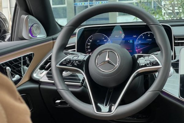 Mercedes-Benz E-Class 2025, 19000 км, за 48209 USD - фото 15