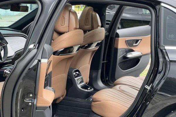 Mercedes-Benz E-Class 2025, 19000 км, за 48209 USD - фото 17