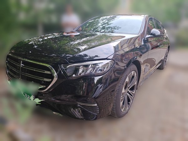 Mercedes-Benz E-Class · 2025 год