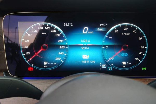Mercedes-Benz E-Class New Energy 2023, 56300 км, за 33920 USD - фото 25