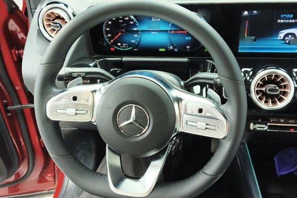 Mercedes-Benz EQA 2022, 98400 км, за 16188 USD - фото 9