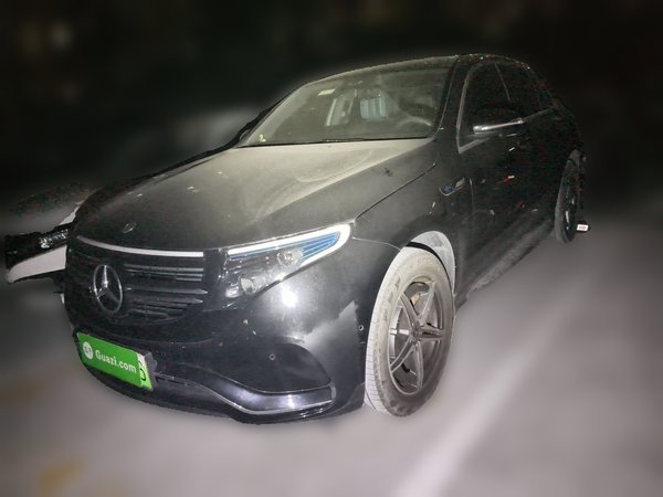 Mercedes-Benz EQC · 2020 год